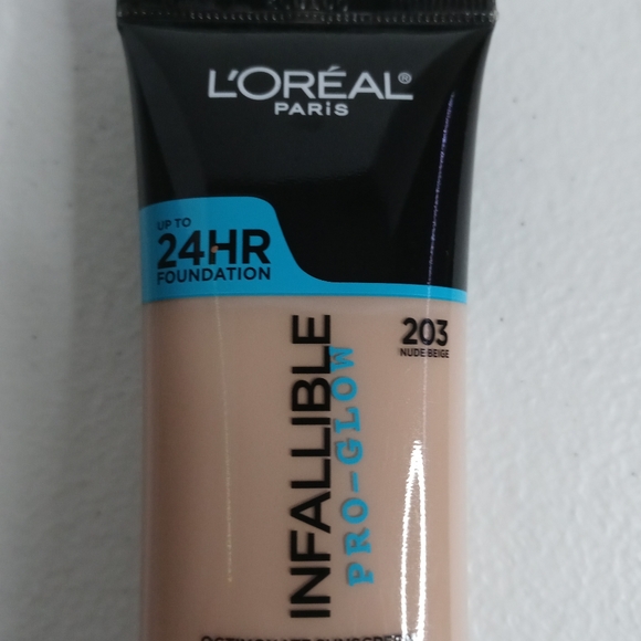 L'Oreal 203 Nude Beige Foundation